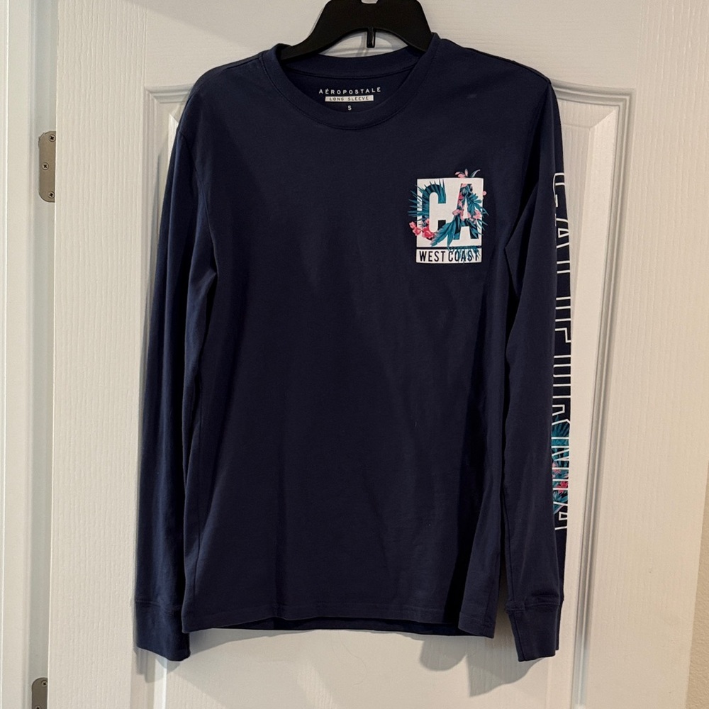 Aeropostale Dark Blue Long Sleeve Tee/ Young Men’s Small